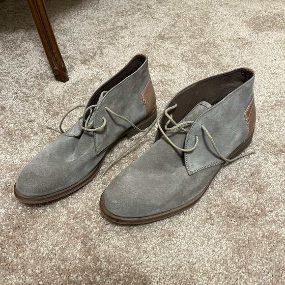 Men’s gray Chukkas - Picture 4 of 7